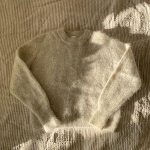 Aritzia Sonder Sweater